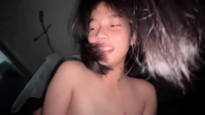 露脸女上骑乘打桩骚穴淫液充满白浆